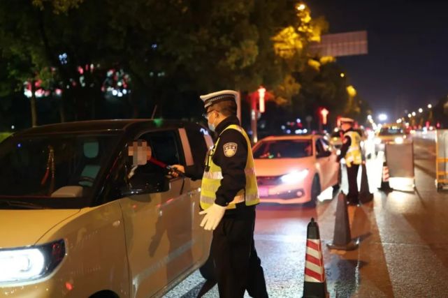 酒精測試儀多少度算酒駕,湖北仙桃男子酒精測試結果酒駕,稱是吃了蛋黃派…… 酒精測試儀多少度算酒駕,湖北仙桃男子酒精測試結果酒駕,稱是吃了蛋黃派……